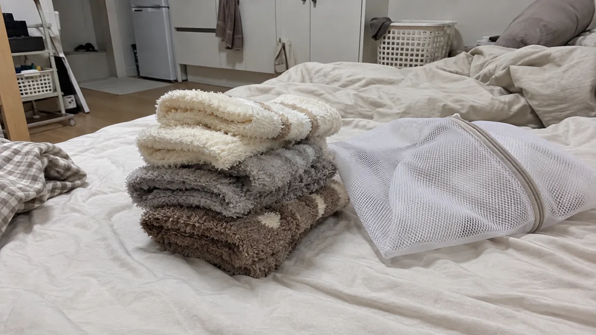 수면양말은 세탁망에 넣어 빨면 털 빠짐과 보풀이 덜해요